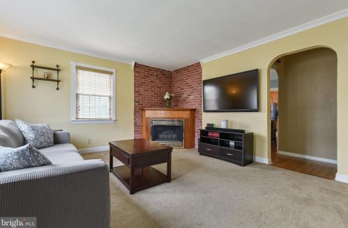 50 Unwin Dr, Trenton, NJ 08610-1720