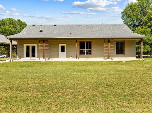 201 Bluebonnet Ct, Fort Worth TX  76035-5861 exterior