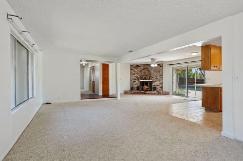 11800 Jack Tone Rd, Lodi, CA 95240-9733