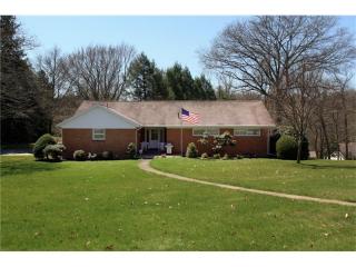 1905 Bates Dr, Johnstown PA  15905-1718 exterior