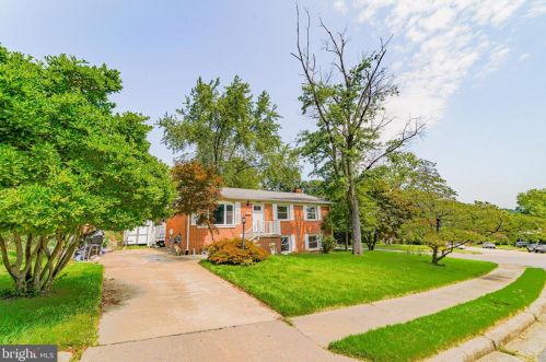 4716 Koester Dr, Woodbridge, VA 22193-4648