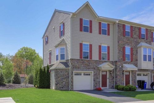 46 Phillip E Frank Way, Cliffwood, NJ 07721-1223