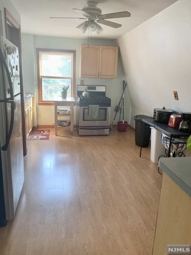 33 Claremont Ave, Montclair NJ  07042-4803 exterior