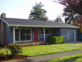 12105 Stanton St, Portland, OR 97220-1769