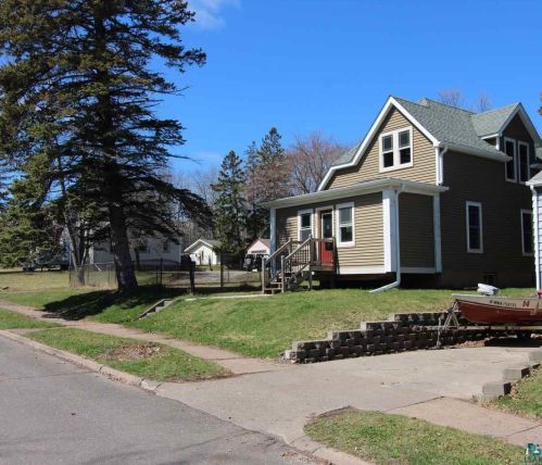 4603 Dodge St, Duluth, MN 55804-1516