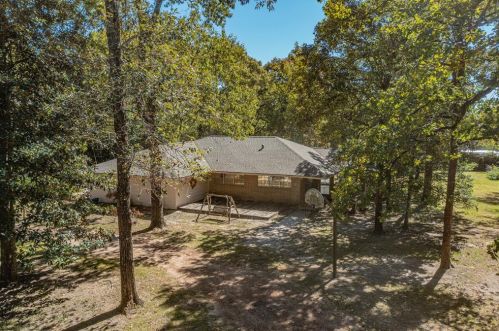 1806 Hart Rd, Conroe, TX 77304-4274