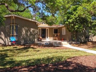 400 Ridgewood Rd, Austin TX  78746-5738 exterior