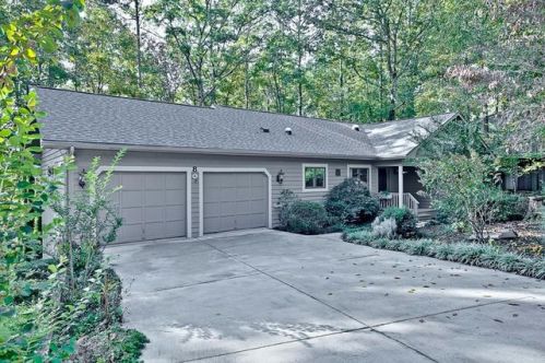 8 Divot Lndg, Salem, SC 29676-4420