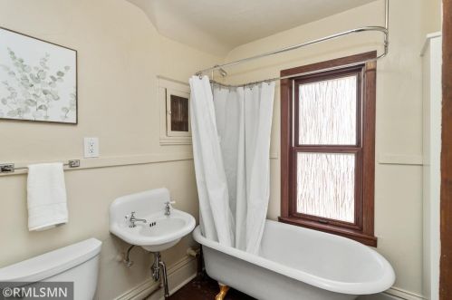 959 James Ave, Saint Paul MN  55102-3329 exterior