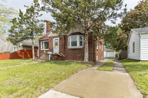 2105 169th St, Hammond, IN 46323-2011