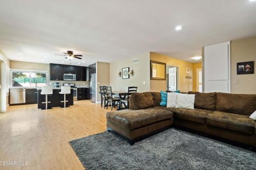 2012 Shelby Ln, Simi Valley, CA 93065-2427