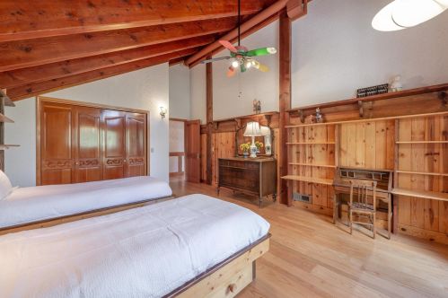 13308 Ski Slope Way, Truckee CA  96161-7005 exterior