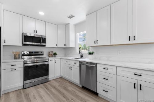 4395 Grant St, Englewood, CO 80113-5804