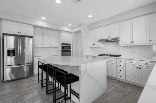 1191 Pamplona Dr, Riverside CA  92508-8724 exterior