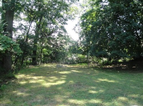 8 Woodlawn Ter, Dover NJ  07869-4171 exterior
