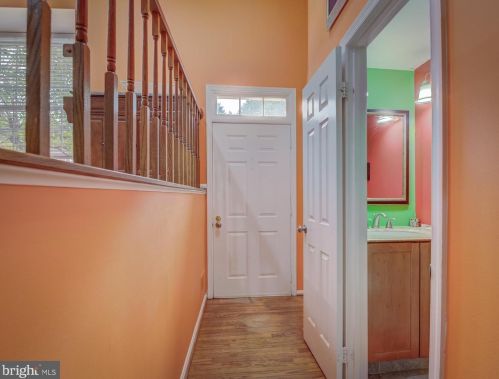5779 Burke Towne Ct, Springfield VA  22015-3140 exterior