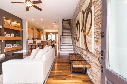 229 Alderwood Pt, Atlanta, GA 30328-2527