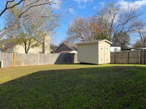 4121 Periwinkle Dr, Fort Worth TX  76137-3000 exterior