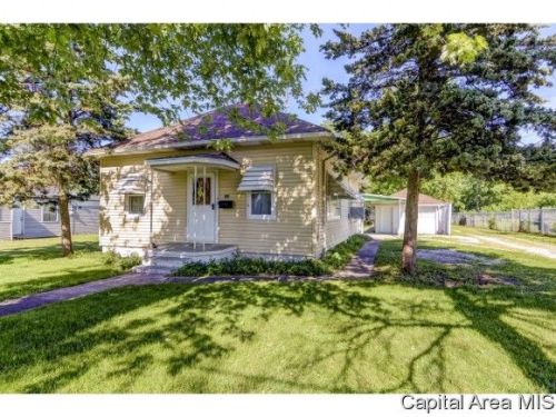322 Bissell St, Virden, IL 62690-1505