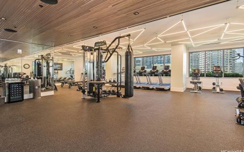 2139 Kuhio Ave, Honolulu HI  96815-2378 exterior