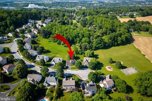 544 Bald Eagle Ct, Lancaster PA  17601-1180 exterior