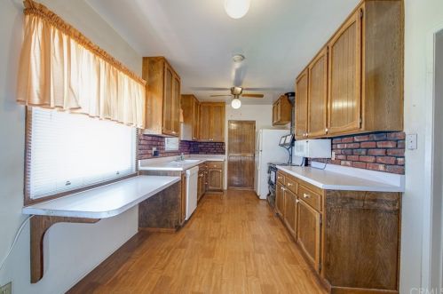 5550 Jurupa Ave, Riverside CA 92504-1252 exterior