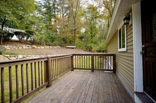 32 Hillside Dr, Allenstown, NH 03275-2440