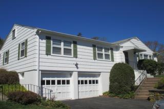 618 Avon Dr, Orange, CT 06477-1905