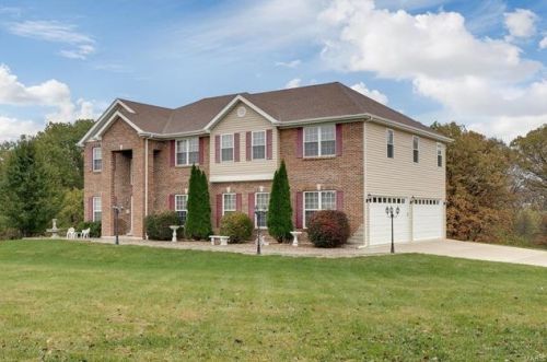 100 Red Ridge Dr, Winfield, MO 63389-2618