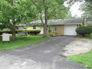 1725 Oakwood Ln, Joliet, IL 60433-9627