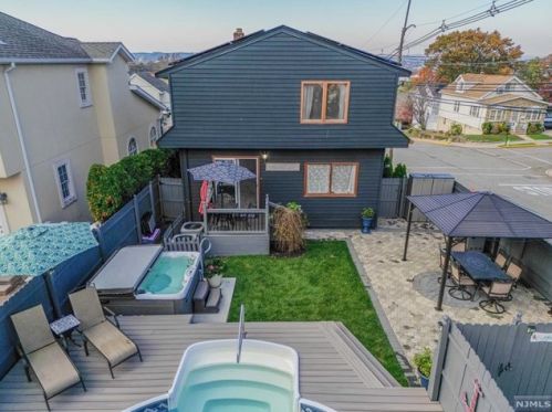 182 12th St, Wood-Ridge NJ  07075-2067 exterior