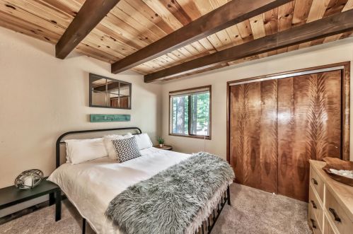 12071 Brookstone Dr, Truckee CA  96161-6217 exterior