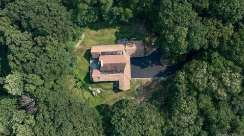34 Woodhill Rd, Wilton, CT 06897-2326