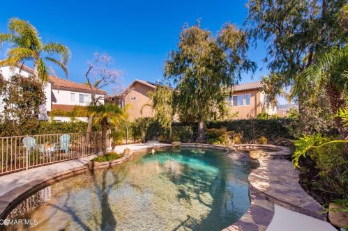 5934 Indian Terrace Dr, Simi Valley CA  93063-5771 exterior