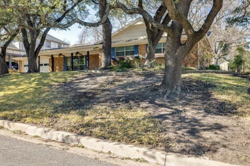 1808 Dakar Rd, Fort Worth, TX 76116-1822