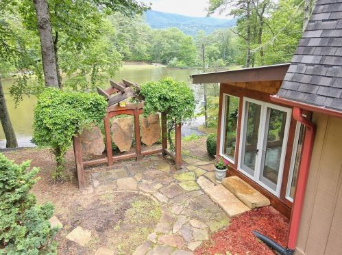 234 Sylvan Lake Dr, Rabun Gap, GA 30568-3303