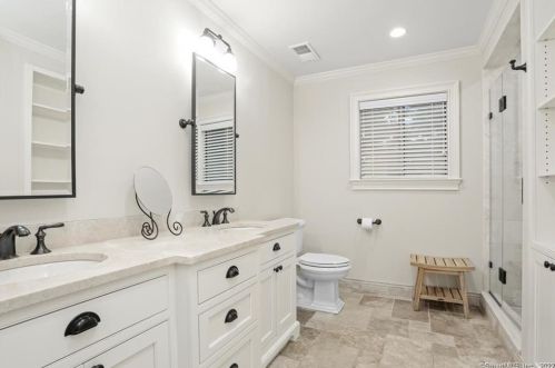 10 Harvann Rd, Norwalk CT  06850-1905 exterior