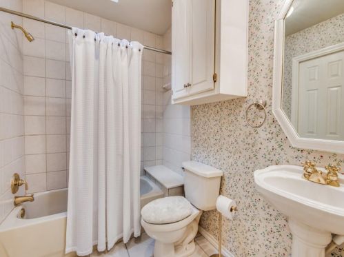 6116 Terrace Oaks Ln, Fort Worth TX  76112-1072 exterior