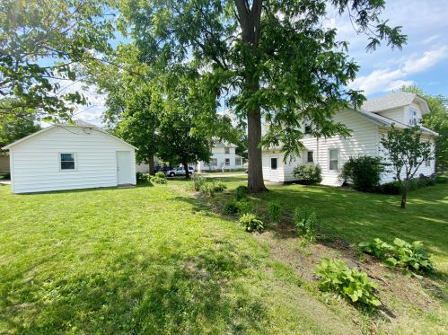 203 Jackson Ave, Pingree Grove IL  60140-7621 exterior