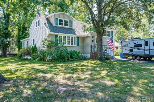 30 Kentnor St, Metuchen, NJ 08840-2205