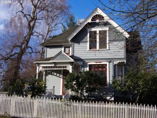21513 Liberty St, Aurora, OR 97002-9219