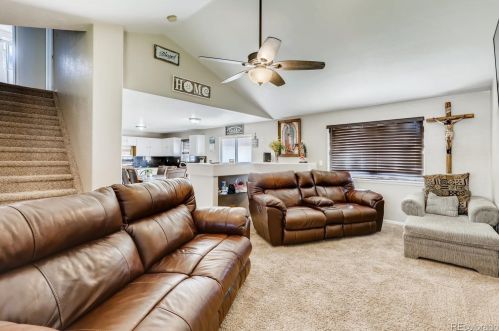 5263 Dearborn St, Denver, CO 80239-6038