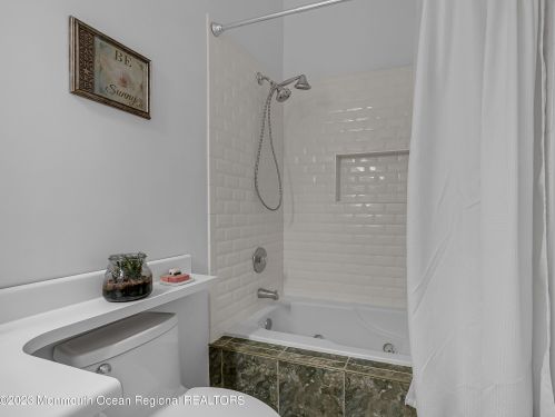 353 Daniele Dr, Tinton Falls NJ 07712-7943 exterior