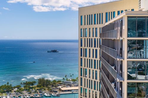 987 Queen St, Honolulu HI  96814-4118 exterior