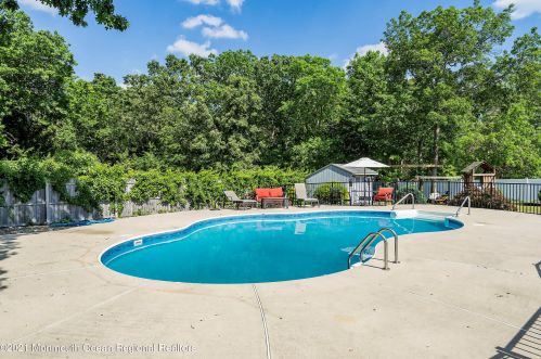 41 Brittany Dr, Berkeley Township, NJ 08721-2482