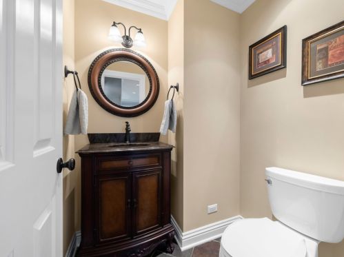1103 Windsor Dr, Arlington Hts IL  60004-5035 exterior