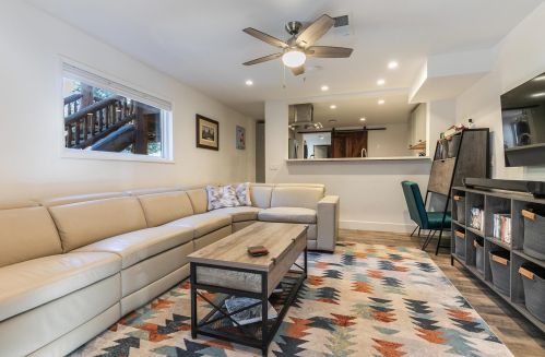 8675 Riv Rd, Truckee CA  exterior