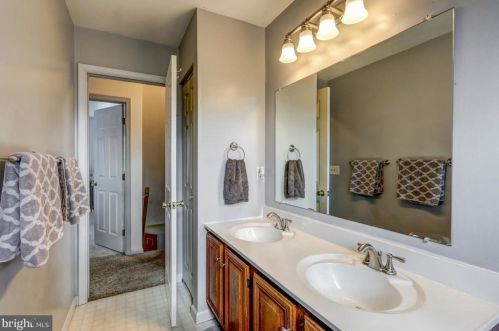 157 Heatherwood Dr, Ephrata PA  17522-2677 exterior