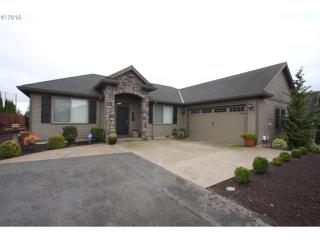 1618 Meridian Dr, Woodburn OR  97071-7734 exterior