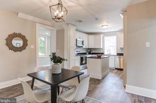4291 Canal Rd, York, PA 17315-4019